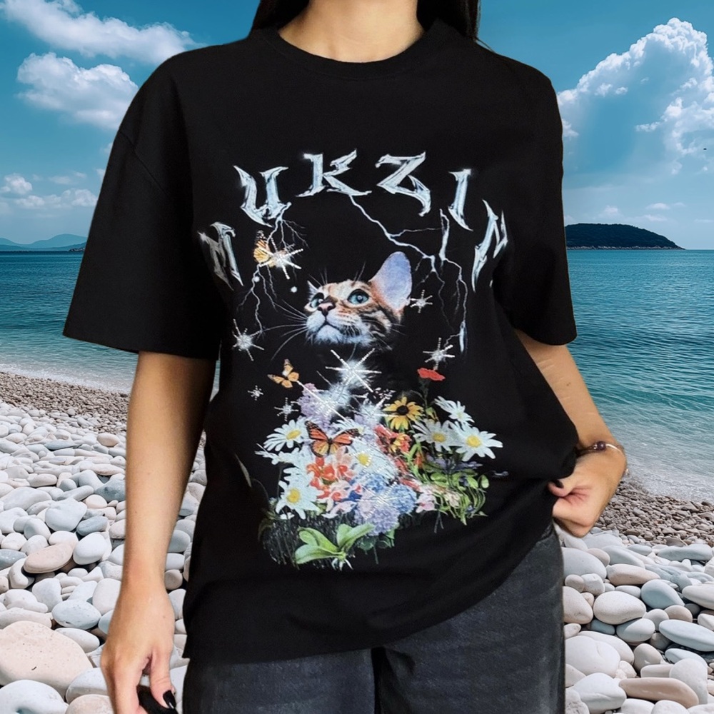 Mukzin Bedazzled Cat Black T-Shirt